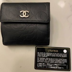 Black Leather Chanel Camellia Rose Bi-Fold Wallet